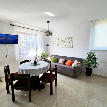 Apartments With A Parking Space Malinska Extérieur photo