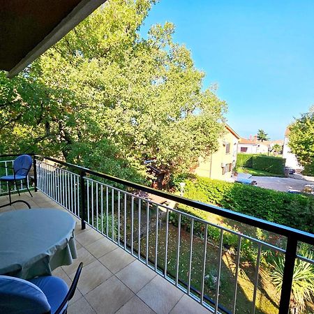 Apartments With A Parking Space Malinska Extérieur photo
