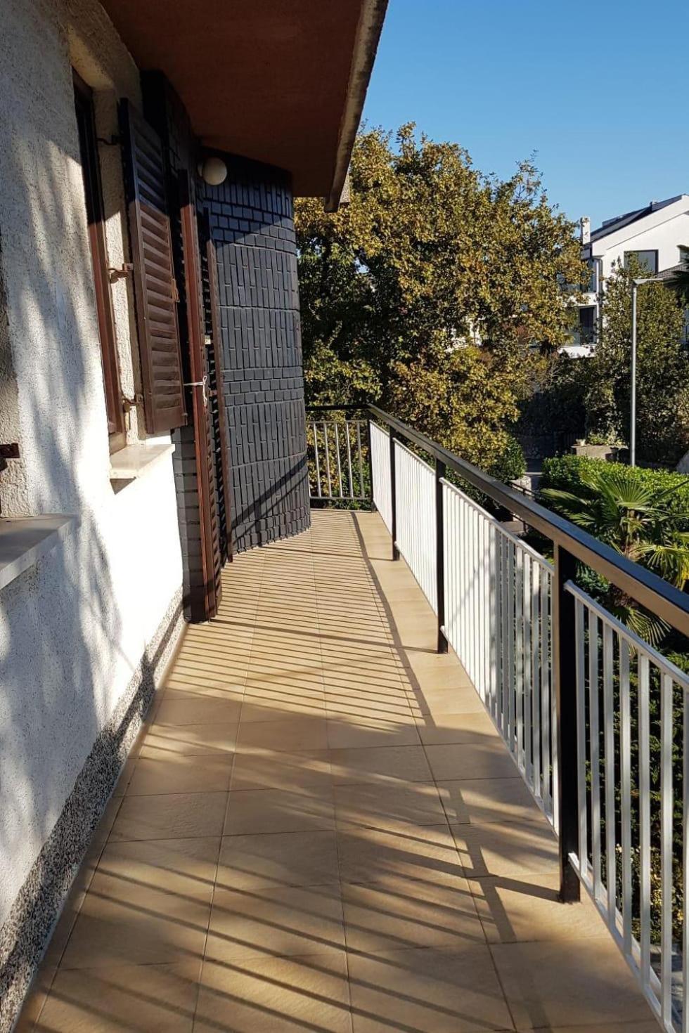 Apartments With A Parking Space Malinska Extérieur photo