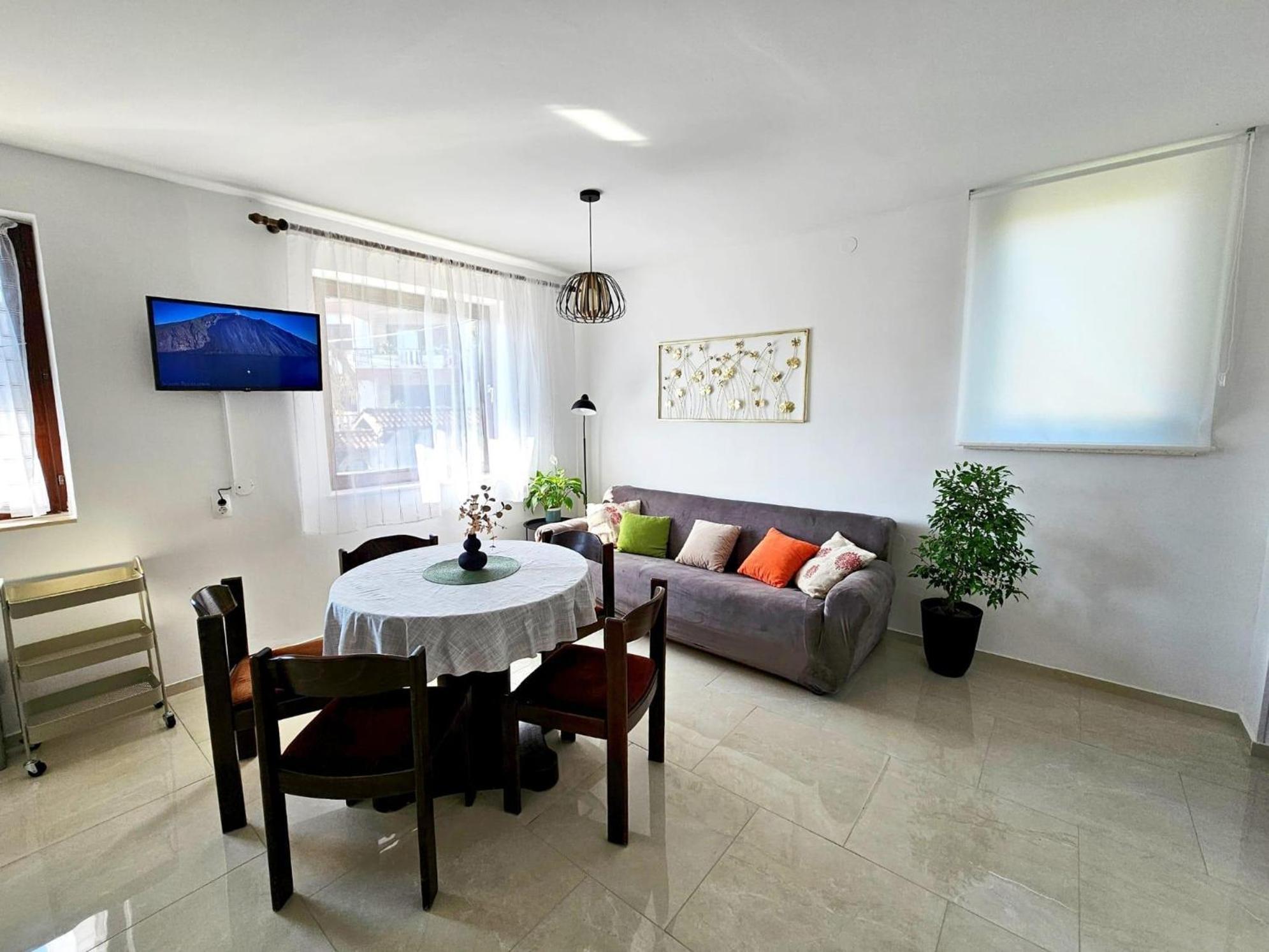 Apartments With A Parking Space Malinska Extérieur photo