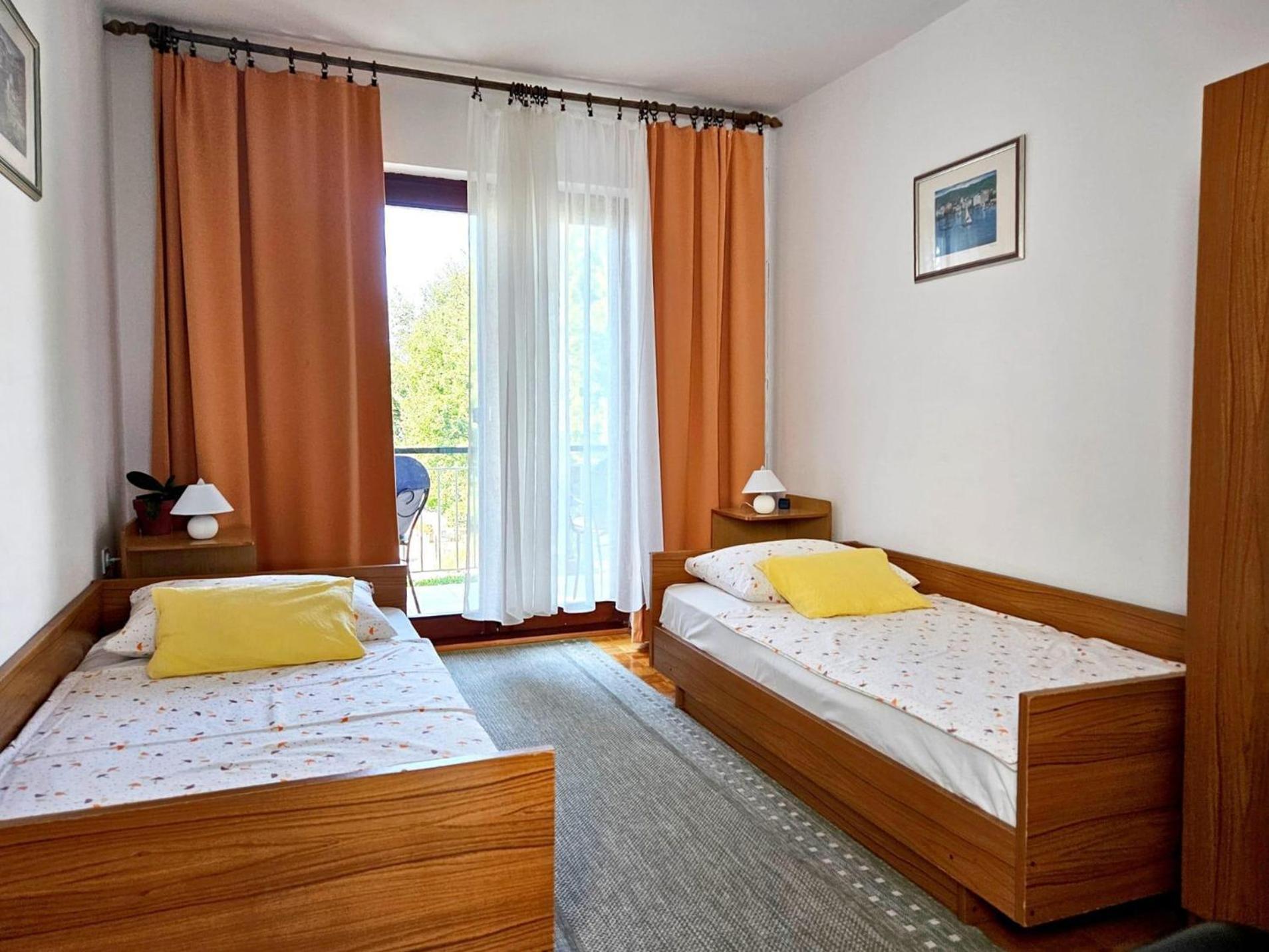 Apartments With A Parking Space Malinska Extérieur photo