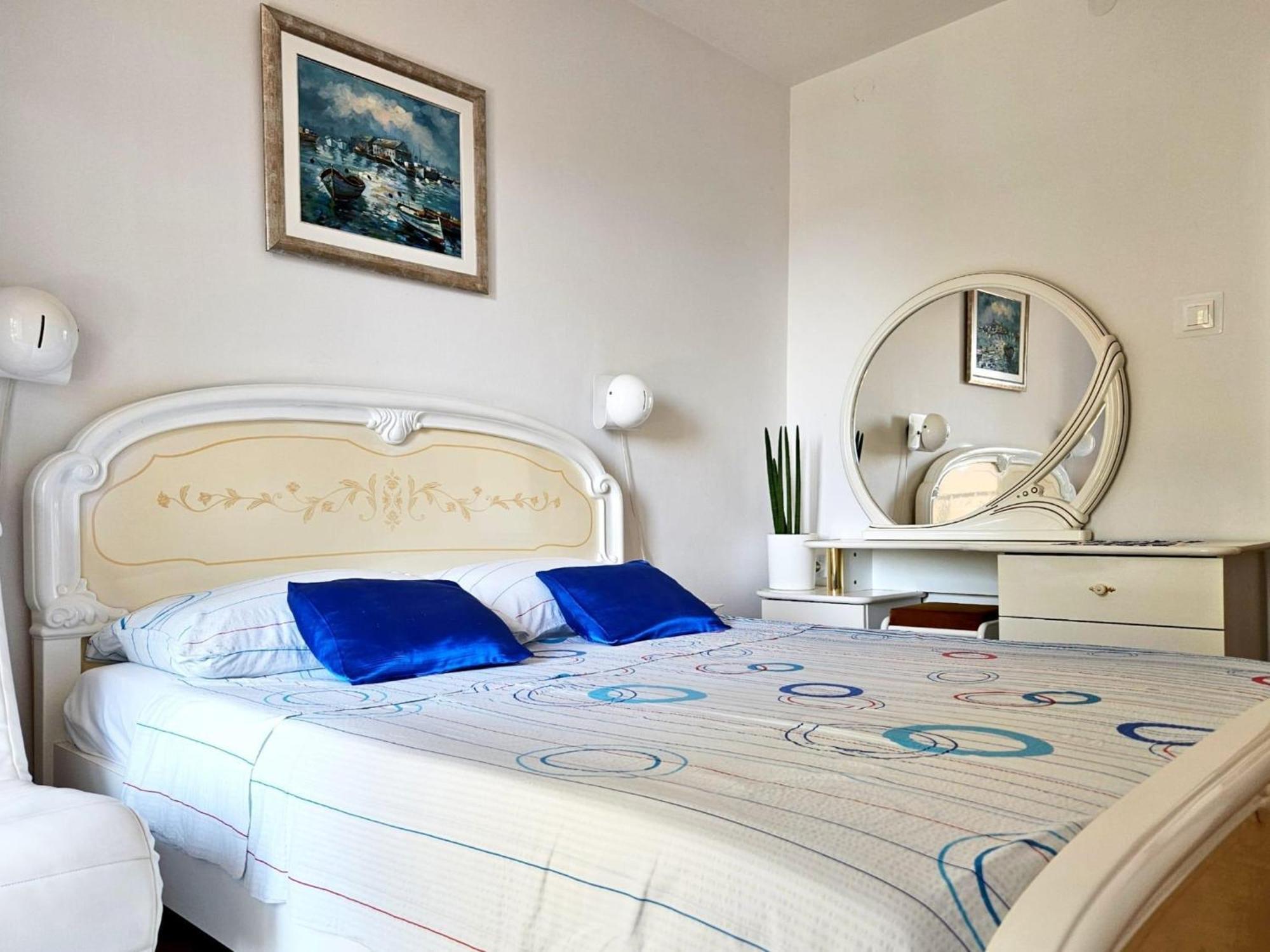 Apartments With A Parking Space Malinska Chambre photo